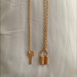 *ITEM SOLD ON CURTSY*